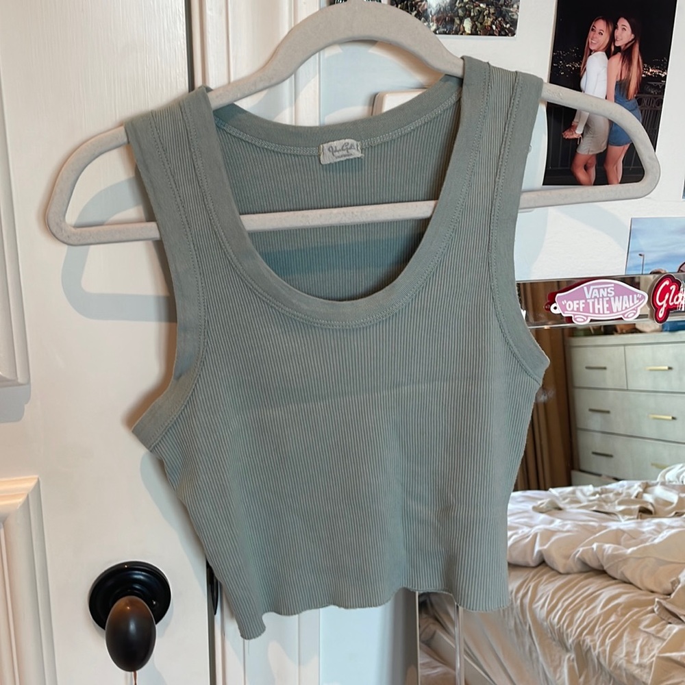 Brandy Melville John Galt cropped ribbed tank